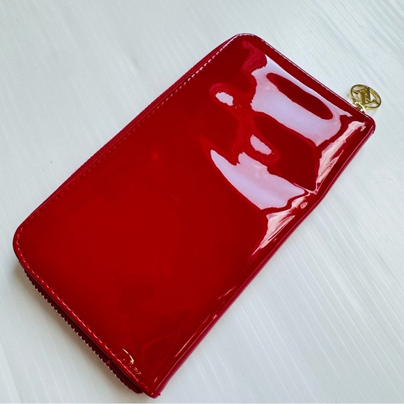 Adrienne Vittadini Glossy Red Wallet - Picture 5 of 7